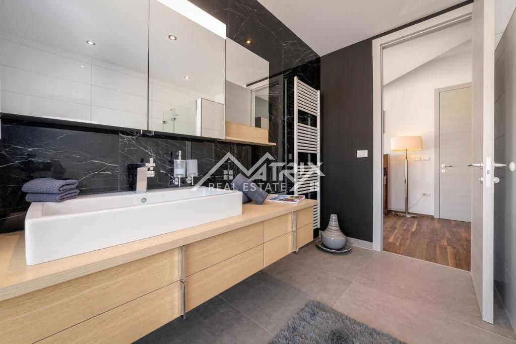 Okolica Poreča, moderna vila s 6 spalnicami