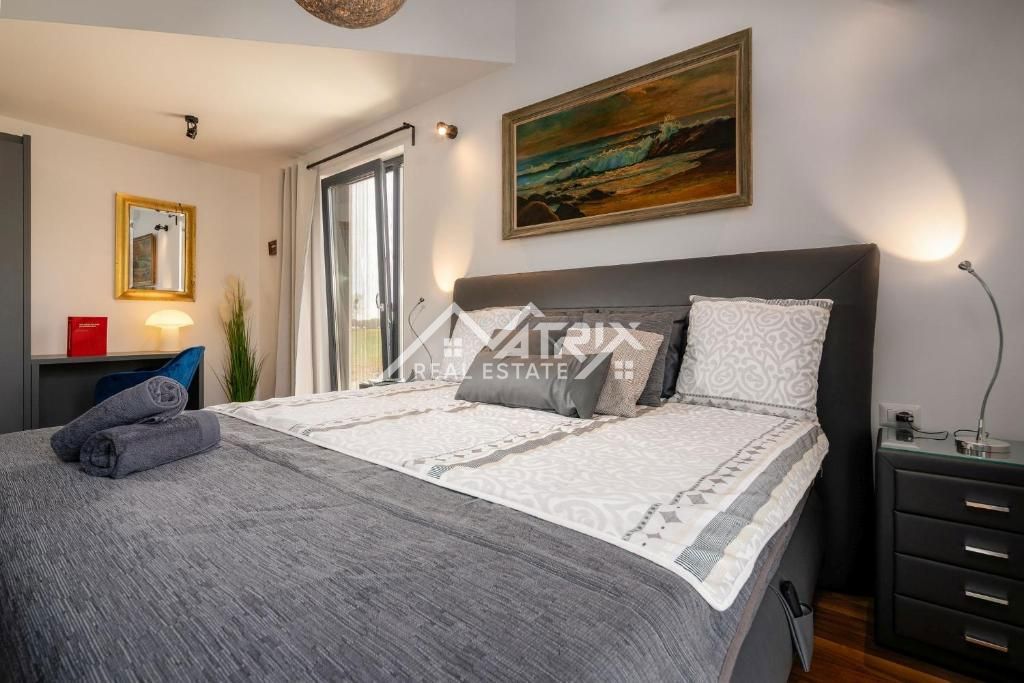 Okolica Poreča, moderna vila s 6 spalnicami