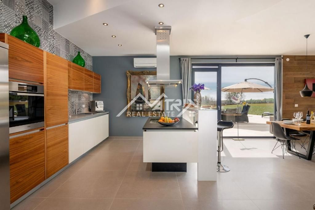 Okolica Poreča, moderna vila s 6 spalnicami