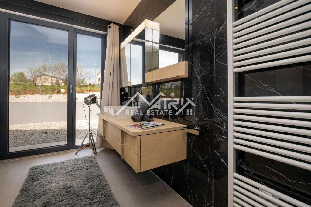 Okolica Poreča, moderna vila s 6 spalnicami