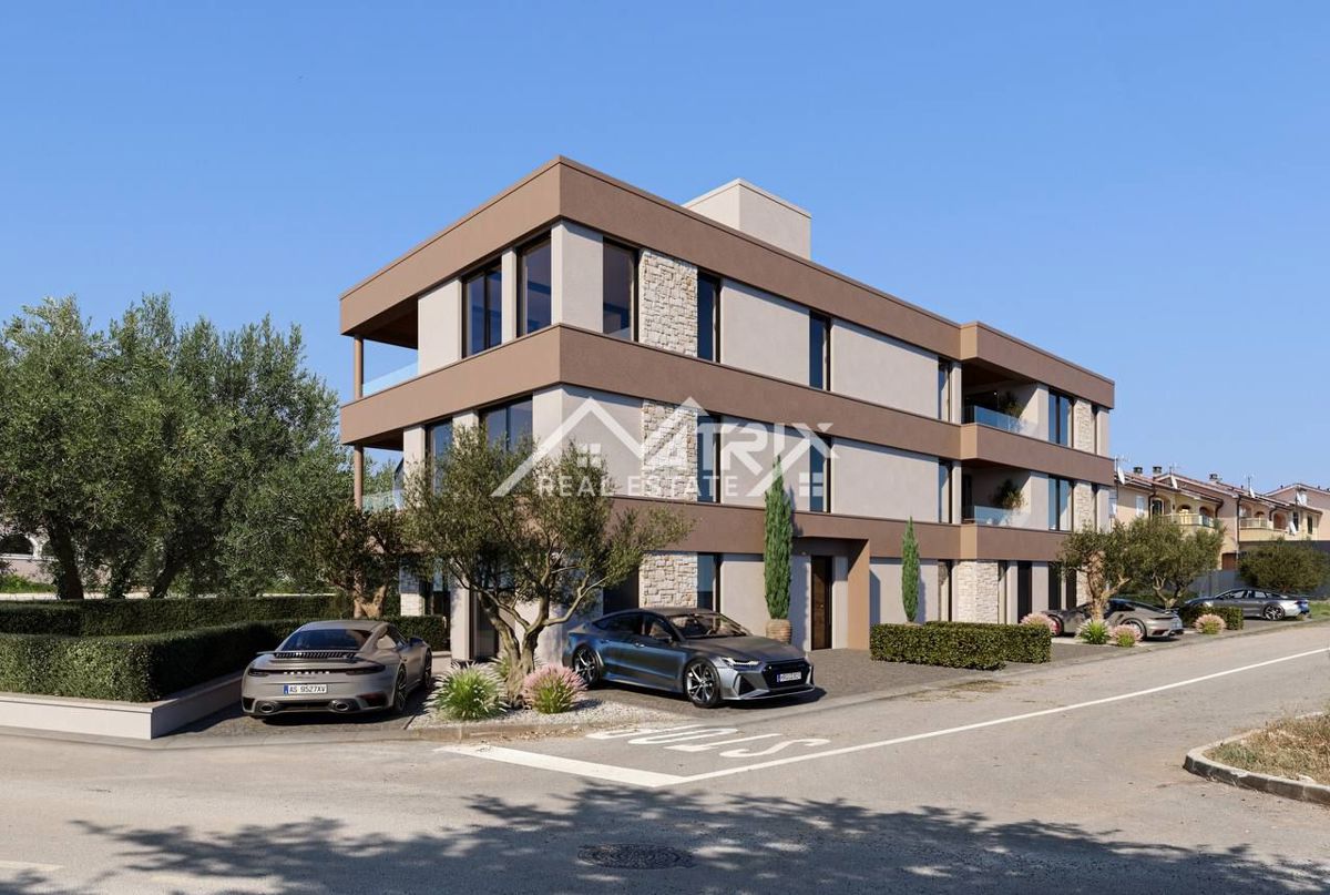 Poreč, Penthouse v stavbi z dvigalom in pogledom na morje