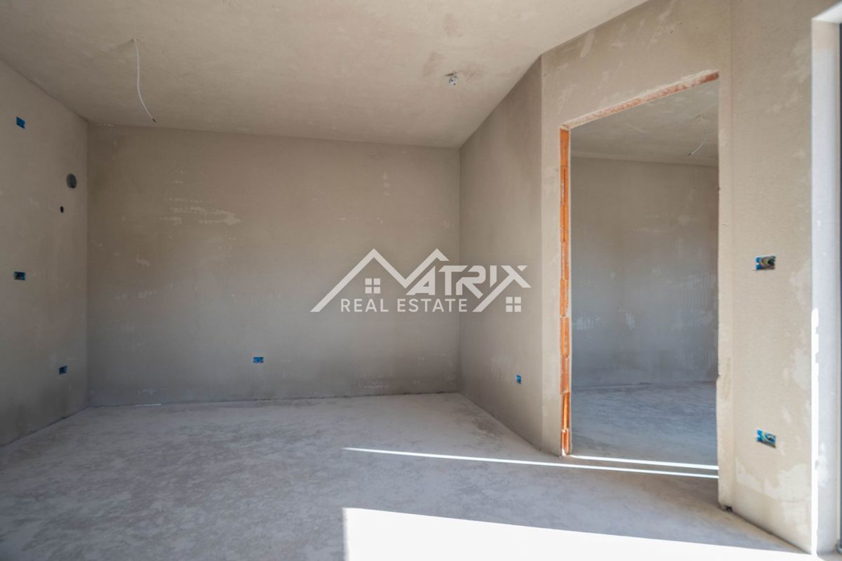 Pula, 1-sobno pritlično stanovanje z vrtom in parkiriščem