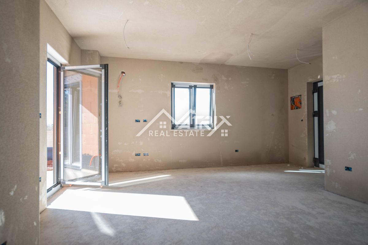 Pula, 1-sobno pritlično stanovanje z vrtom in parkiriščem