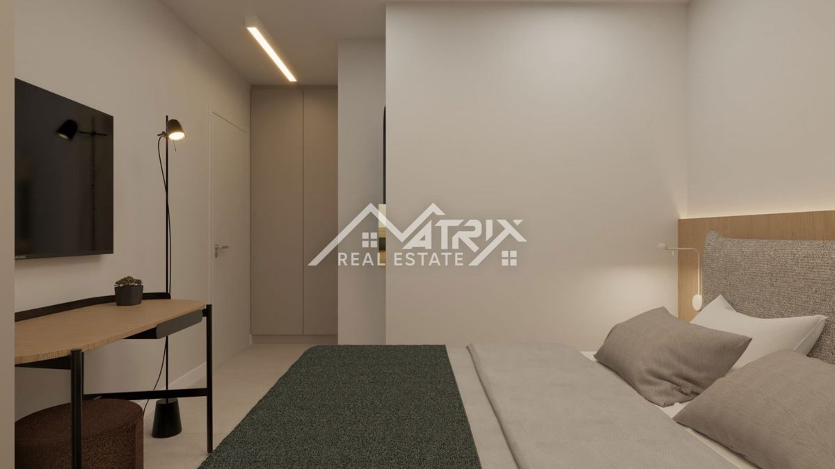 Medulin, stan v 1. nadstropju s teraso, prvi vrsti do morja