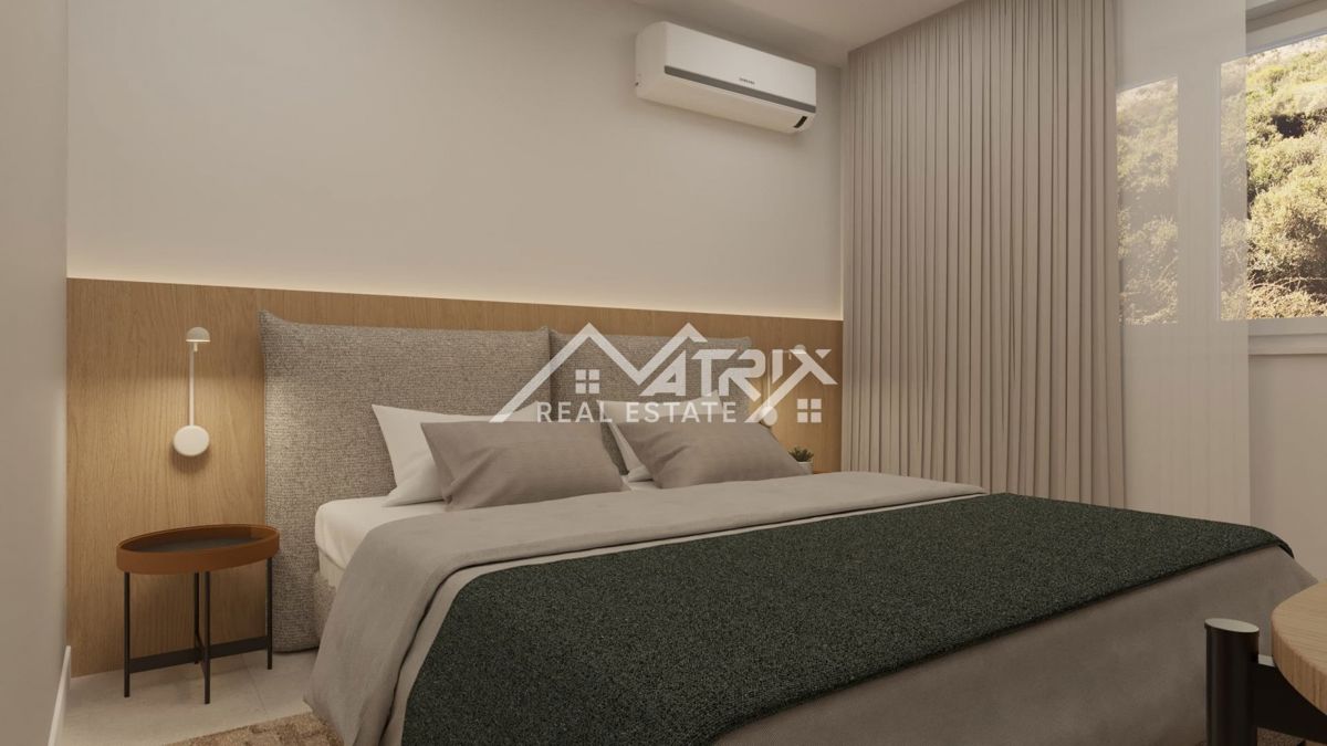 Medulin, stan v 1. nadstropju s teraso, prvi vrsti do morja