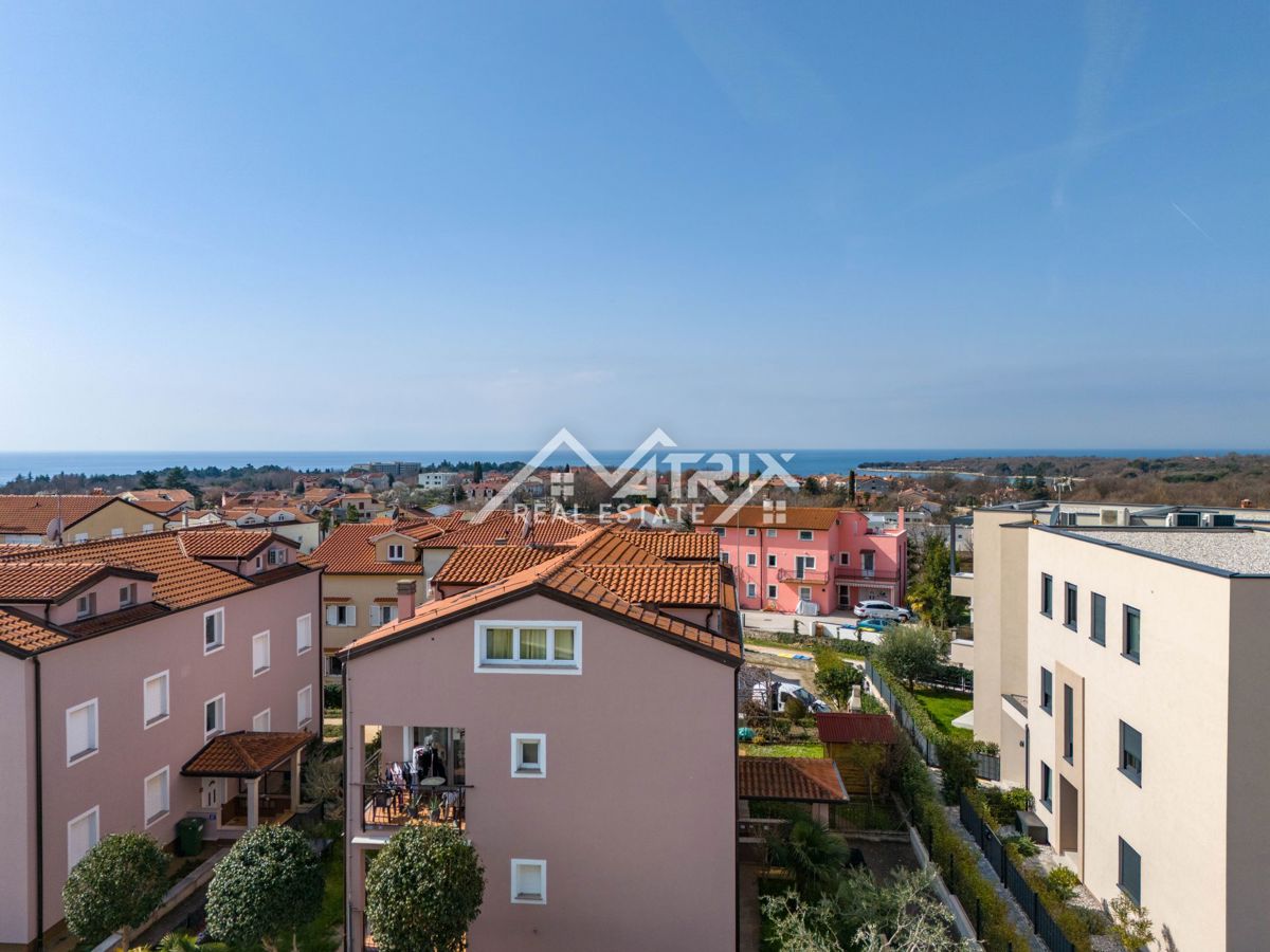 Poreč, trinadstropna hiša z vrtom le 800 metrov od morja