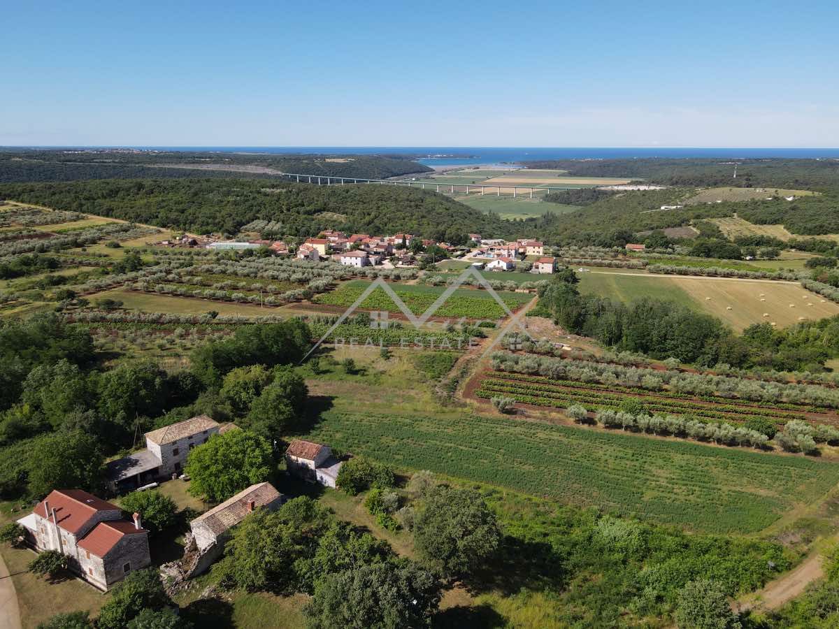 Novigrad okolica, čudovita kamnita vila