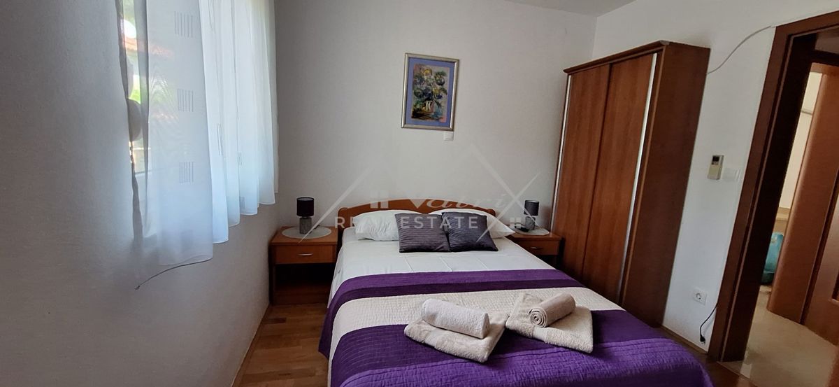 Pula, vila s bazenom na idealni lokaciji