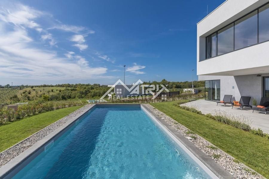 Novigrad, moderna vila s panoramskim razgledom na morje