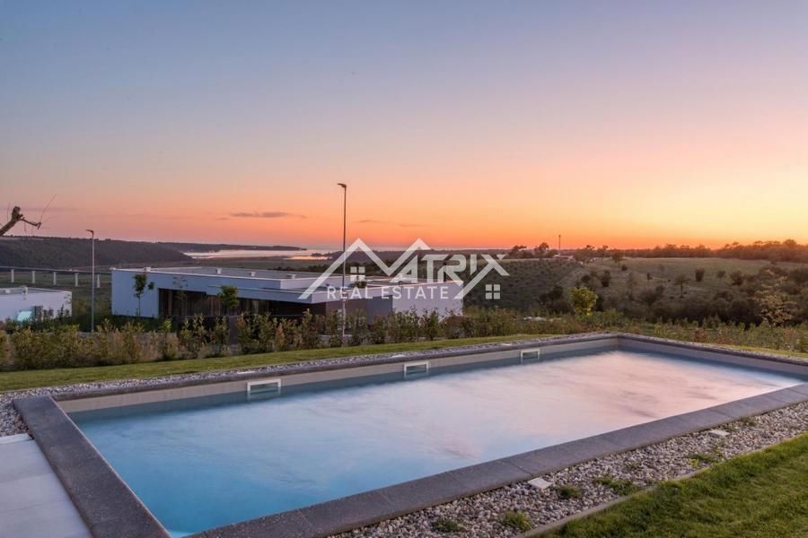 Novigrad, moderna vila s panoramskim razgledom na morje