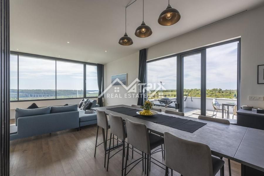 Novigrad, moderna vila s panoramskim razgledom na morje