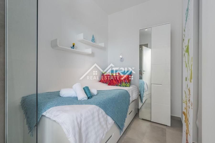 Novigrad, moderna vila s panoramskim razgledom na morje