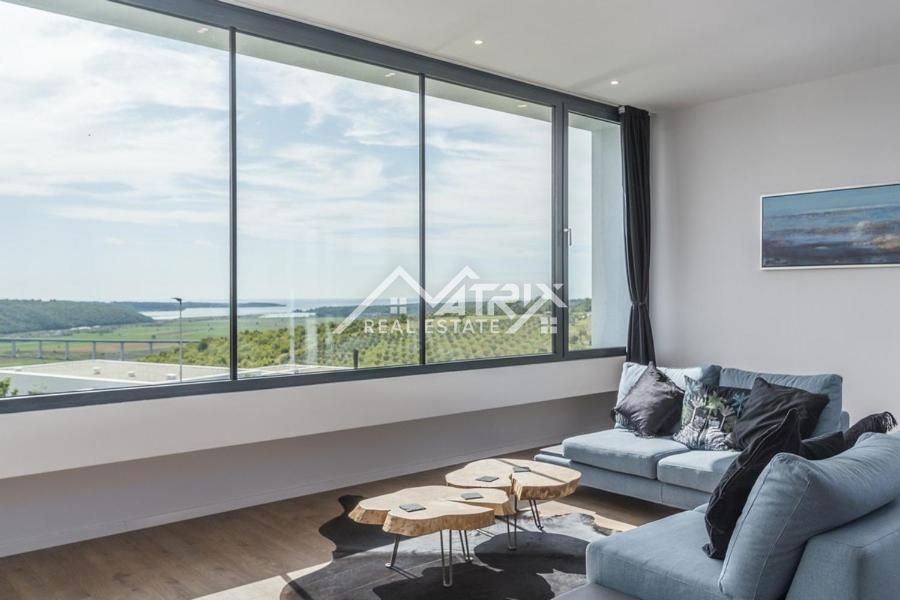 Novigrad, moderna vila s panoramskim razgledom na morje