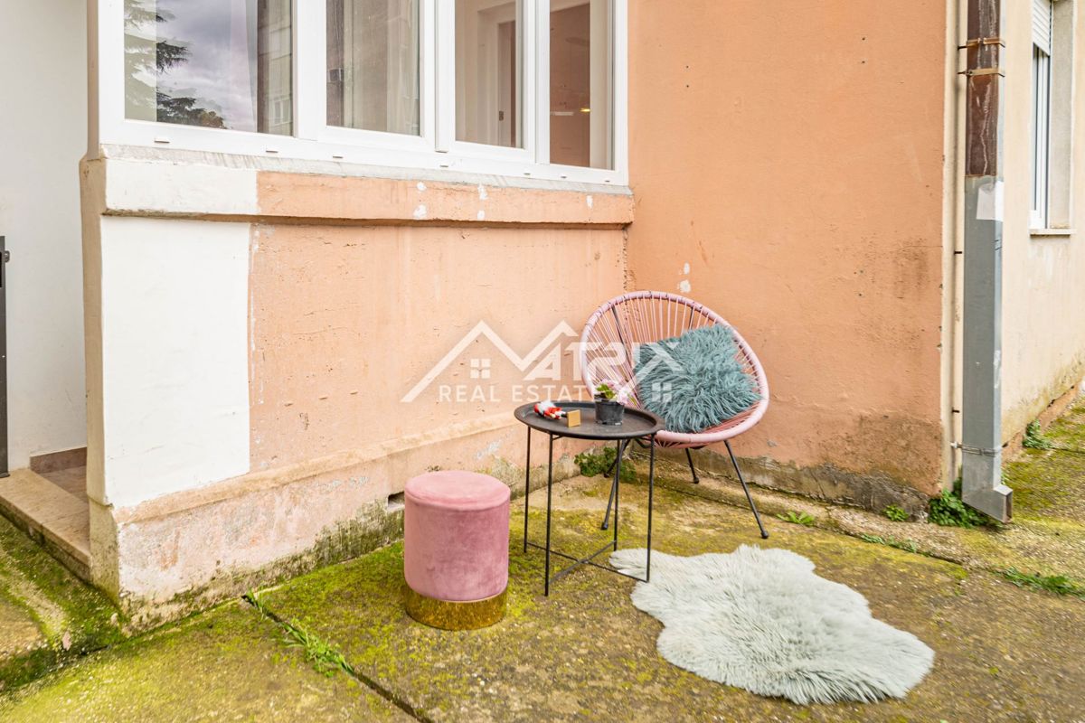 Rovinj, prenovljeno pritlično stanovanje blizu morja in centr