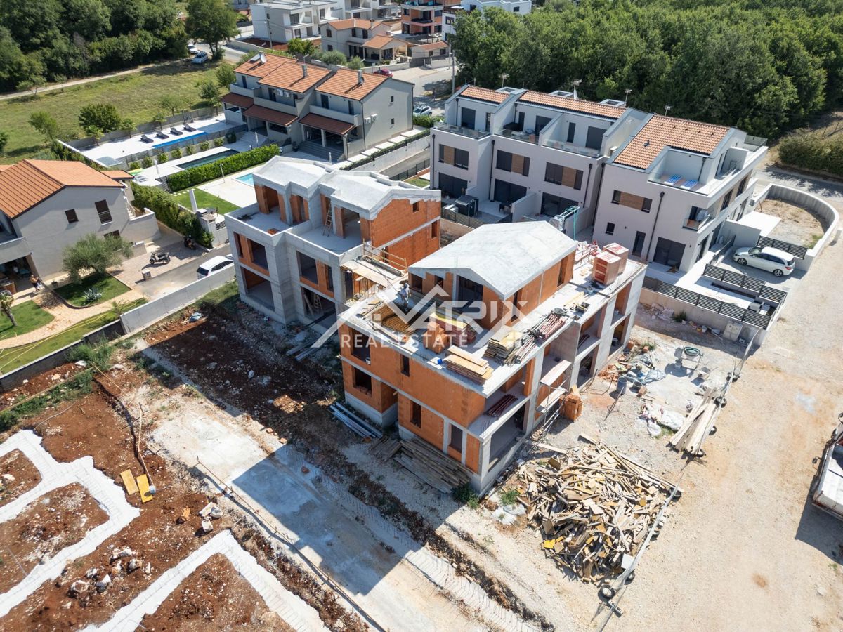 Poreč, družinska hiša s štirimi spalnicami 