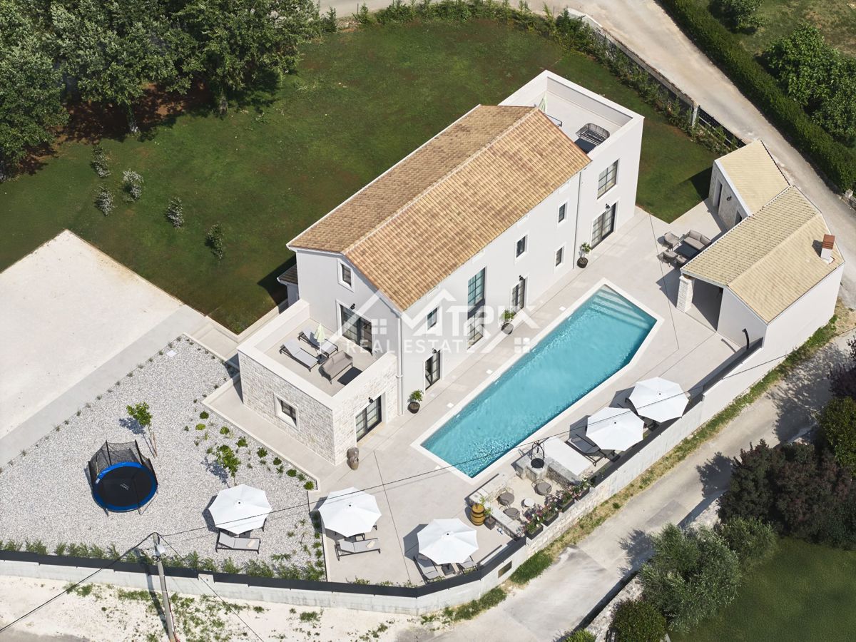 Poreč, Vila z bazenom in 5 spalnicami, pogled na morje, Novo