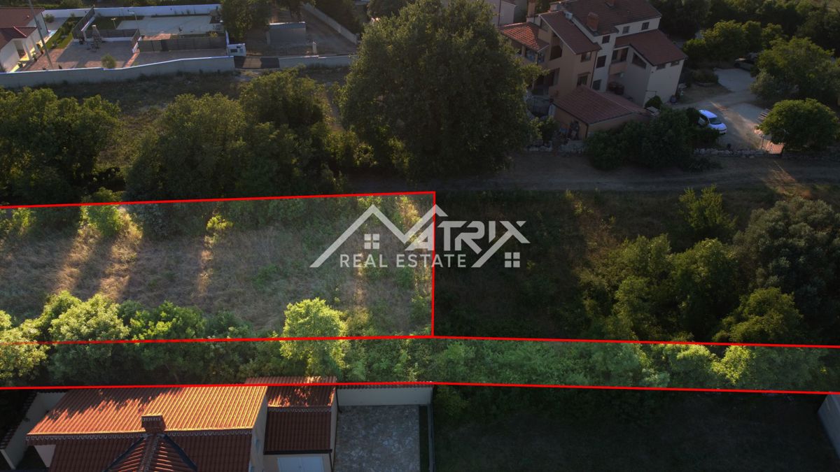 Kavran, privlačna gradbena parcela z razgledom na zaliv