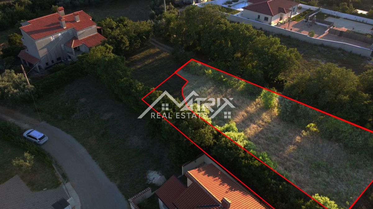 Kavran, privlačna gradbena parcela z razgledom na zaliv