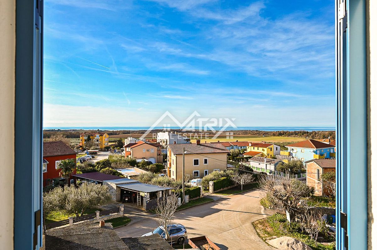 Novigrad okolica, popolnoma renovirana hiša s pogledom na morje