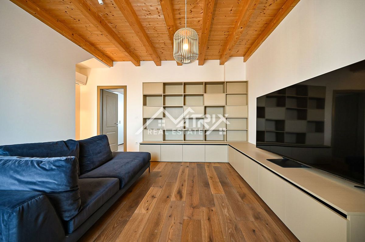 Novigrad okolica, popolnoma renovirana hiša s pogledom na morje