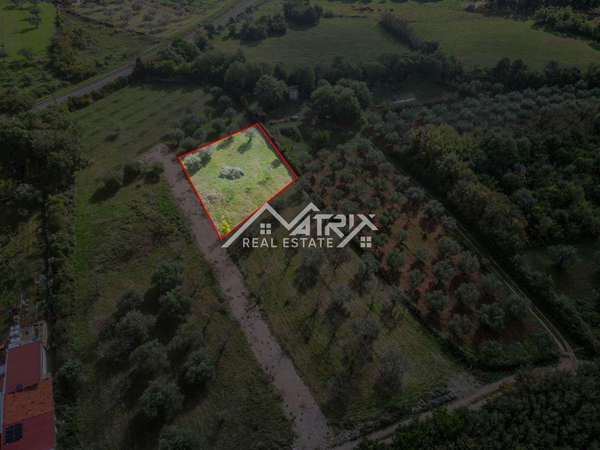 Vodnjan okolica, gradbena parcela 622 m² v mirnem delu Galižane