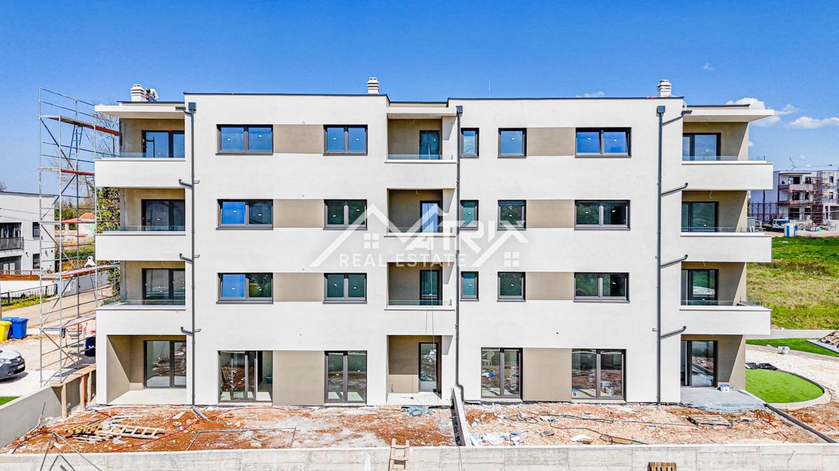 Poreč okolica, 2-sobno stanovanje v 1. nadstropju z dvigalom