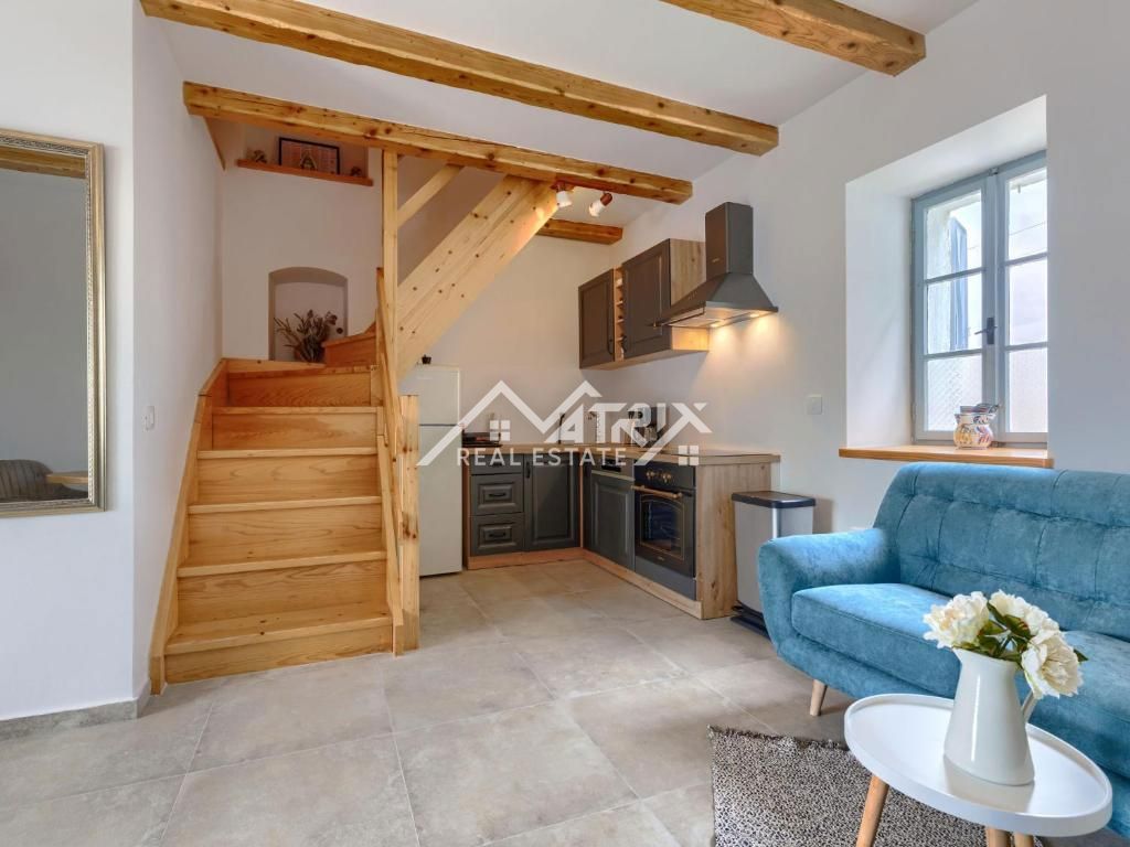 Poreč okolica, vrstna kamnita hiša z jacuzzijem