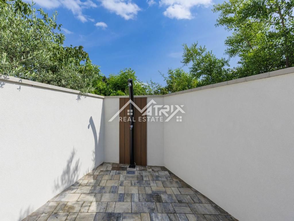 Poreč okolica, vrstna kamnita hiša z jacuzzijem