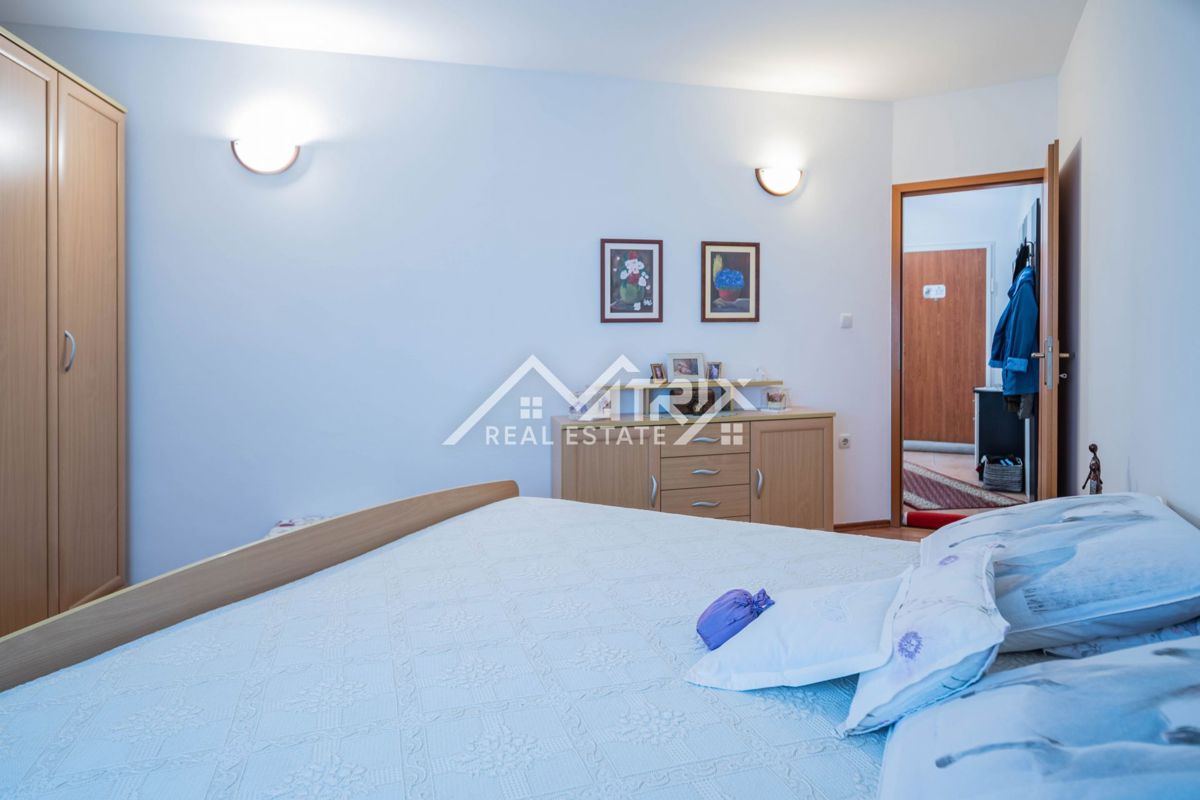 Pulj, opremljeno stanovanje 50 m² v mirni stavbi blizu centra