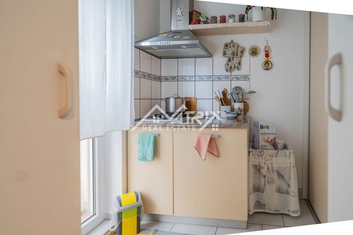 Pulj, opremljeno stanovanje 50 m² v mirni stavbi blizu centra