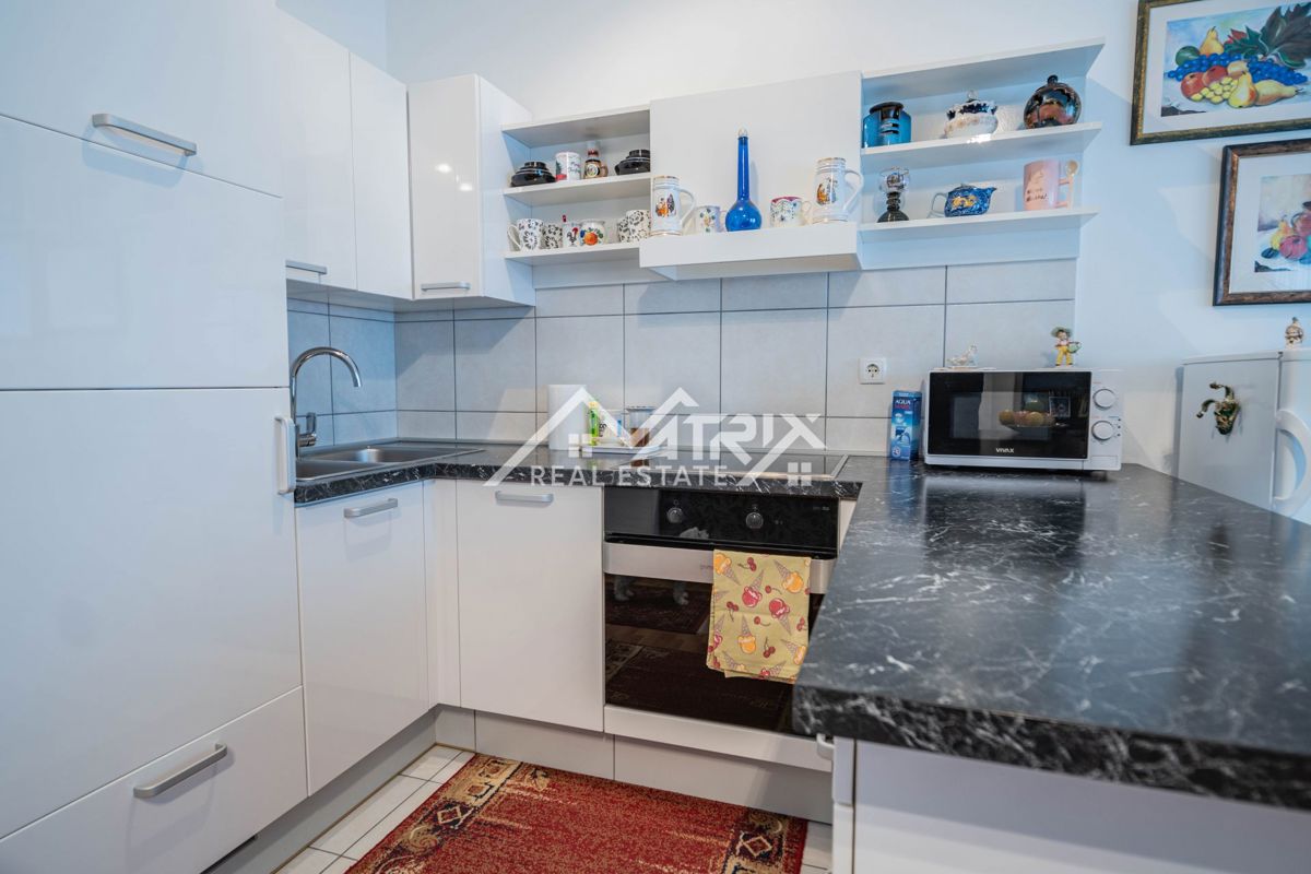 Pulj, opremljeno stanovanje 50 m² v mirni stavbi blizu centra