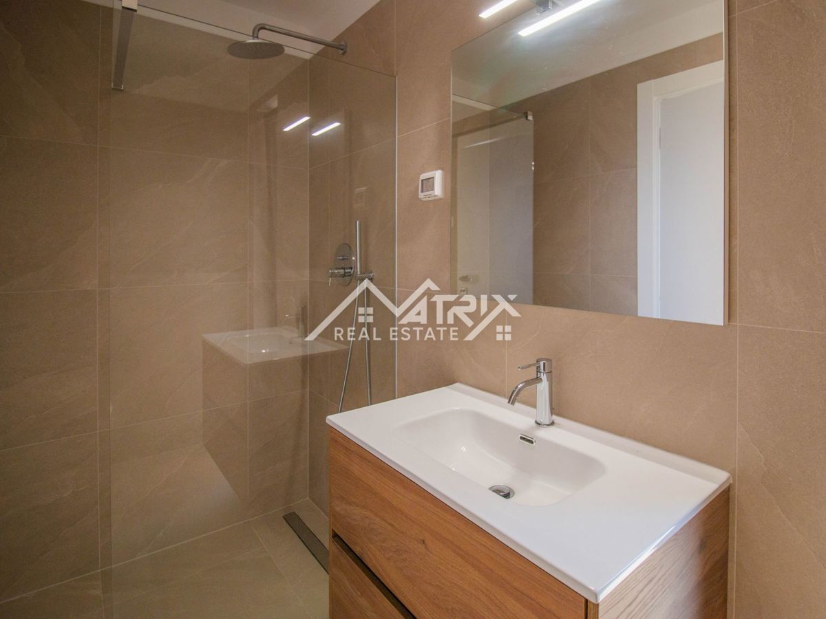 Novigrad Stanovanje z odprtim pogledom na morje! Novogradnja