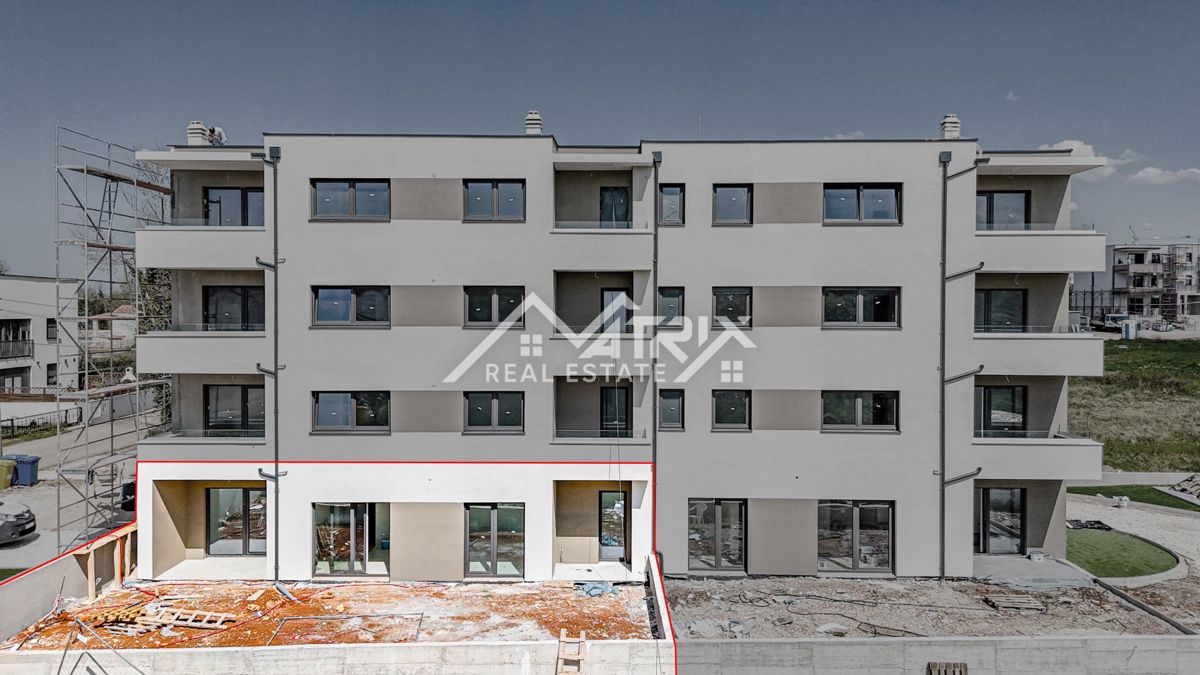 Poreč, 3-sobno stanovanje v pritličju z vrtom, Novogradnja!