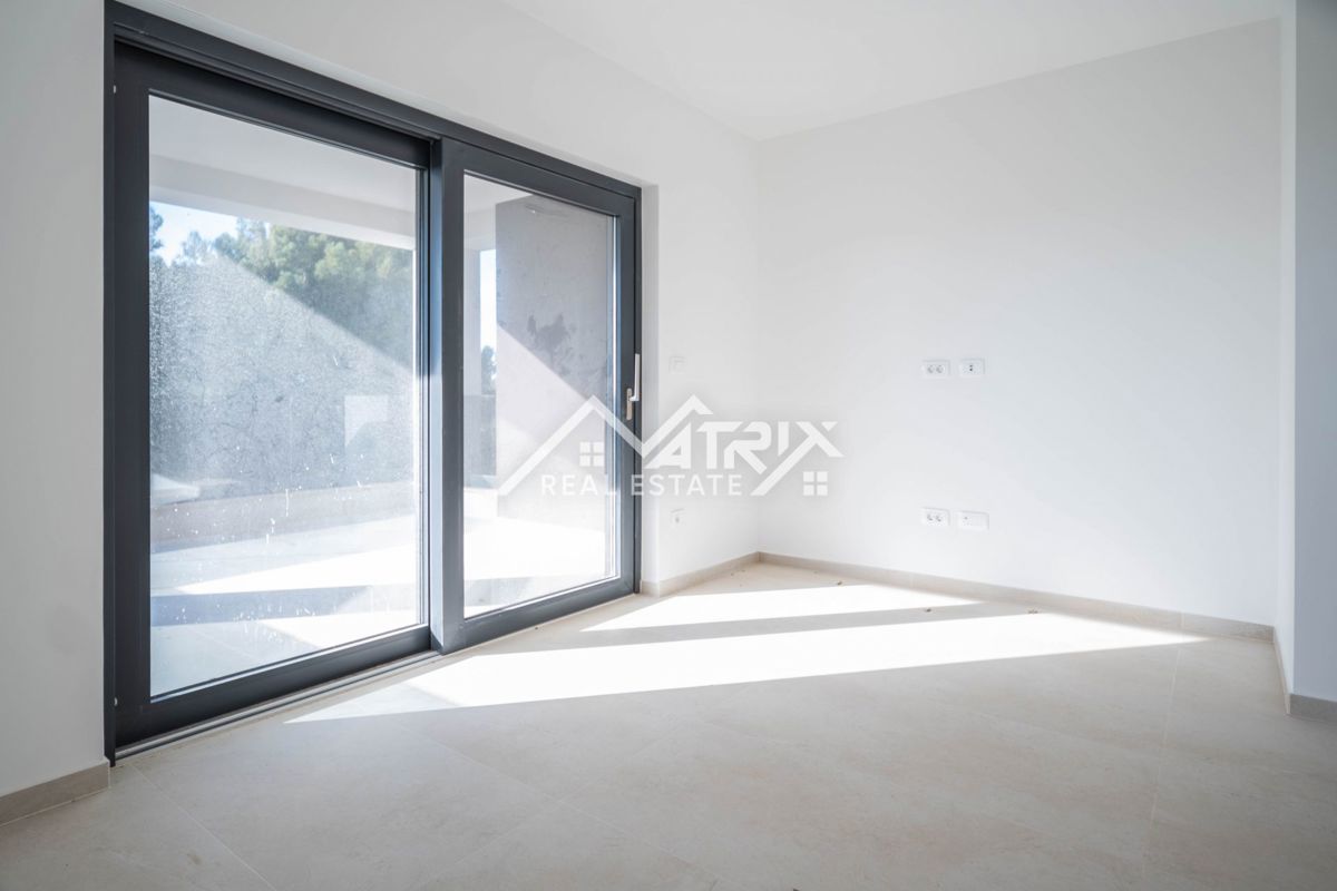 Medulin, stanovanje s pogledom na morje, teraso in garažo