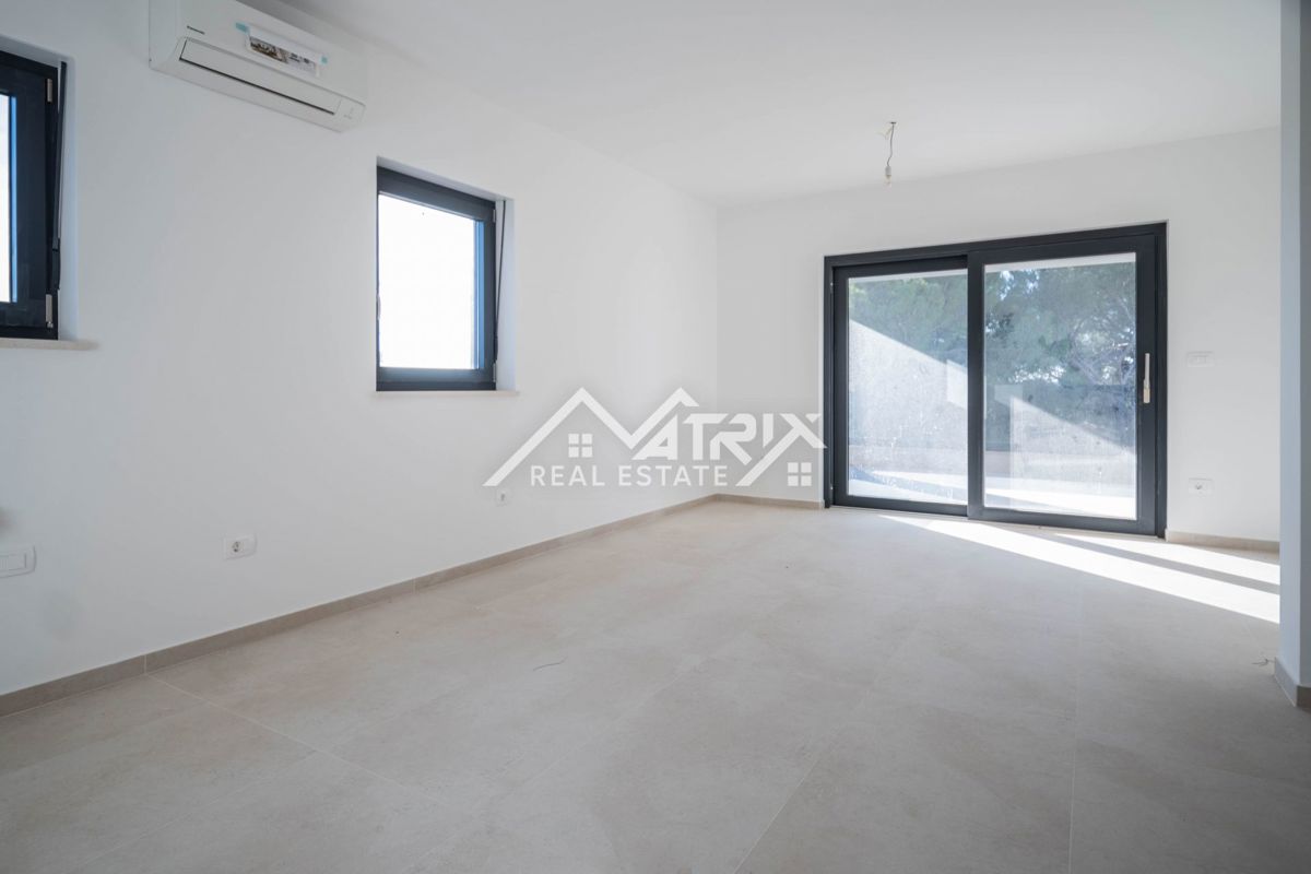 Medulin, stanovanje s pogledom na morje, teraso in garažo