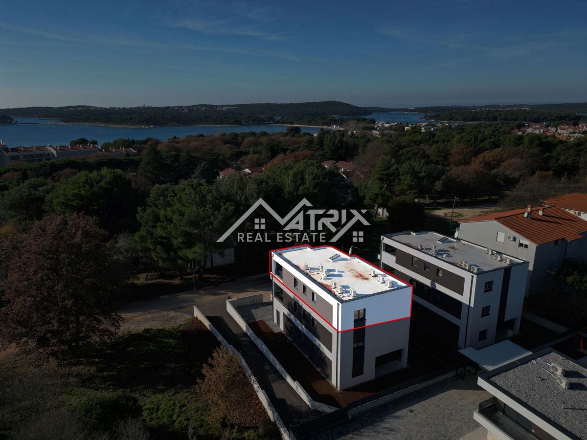 Medulin, stanovanje s pogledom na morje, teraso in garažo