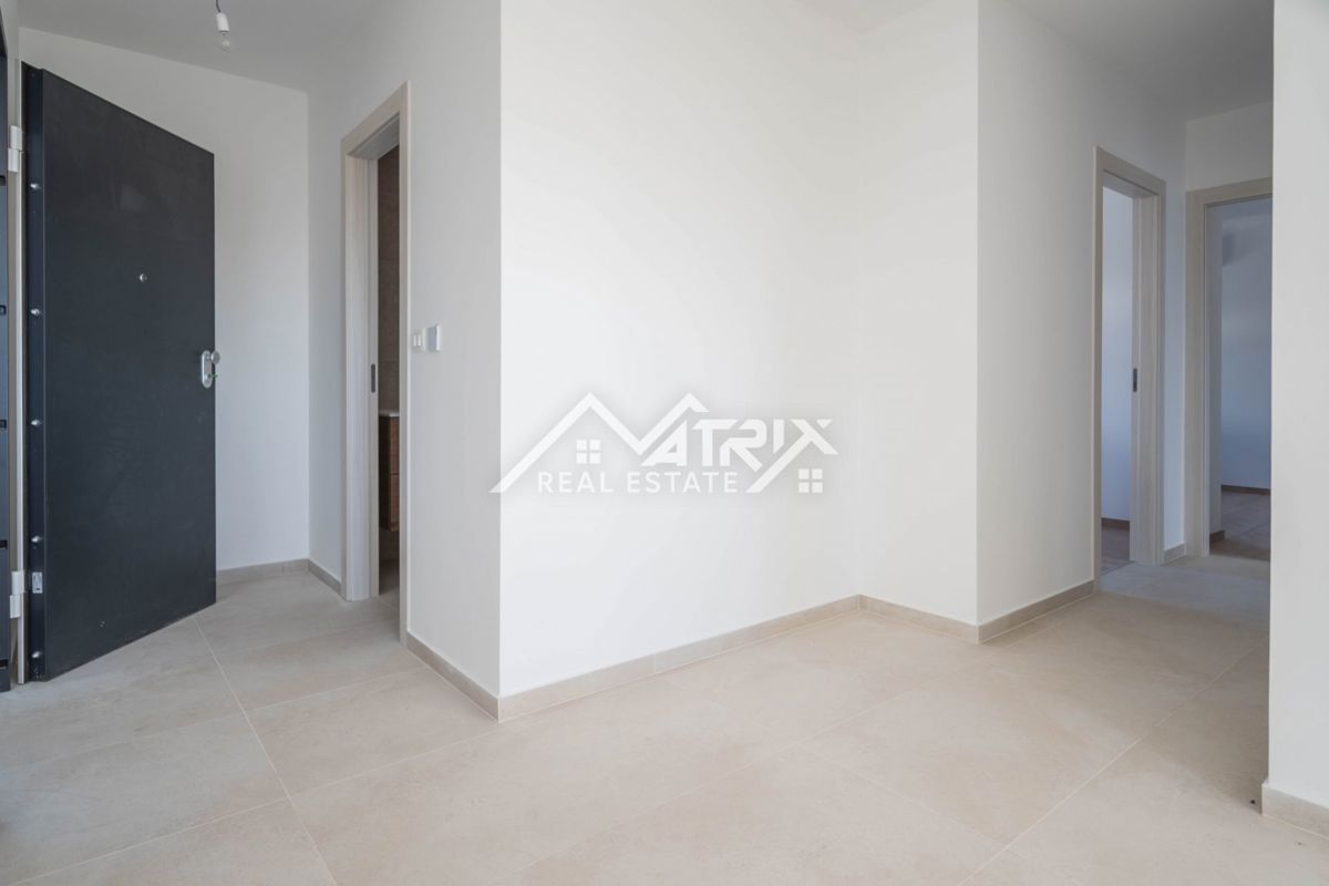 Medulin, stanovanje s pogledom na morje, teraso in garažo