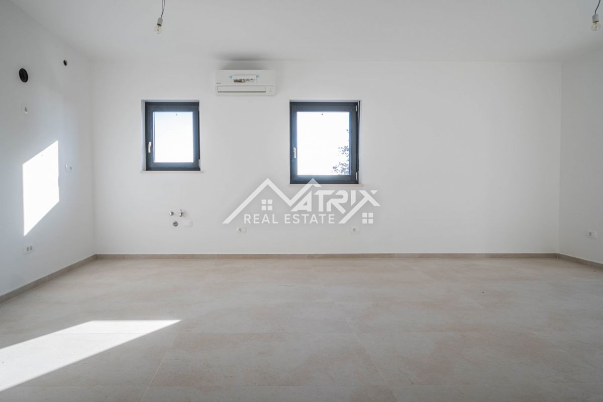 Medulin, stanovanje s pogledom na morje, teraso in garažo