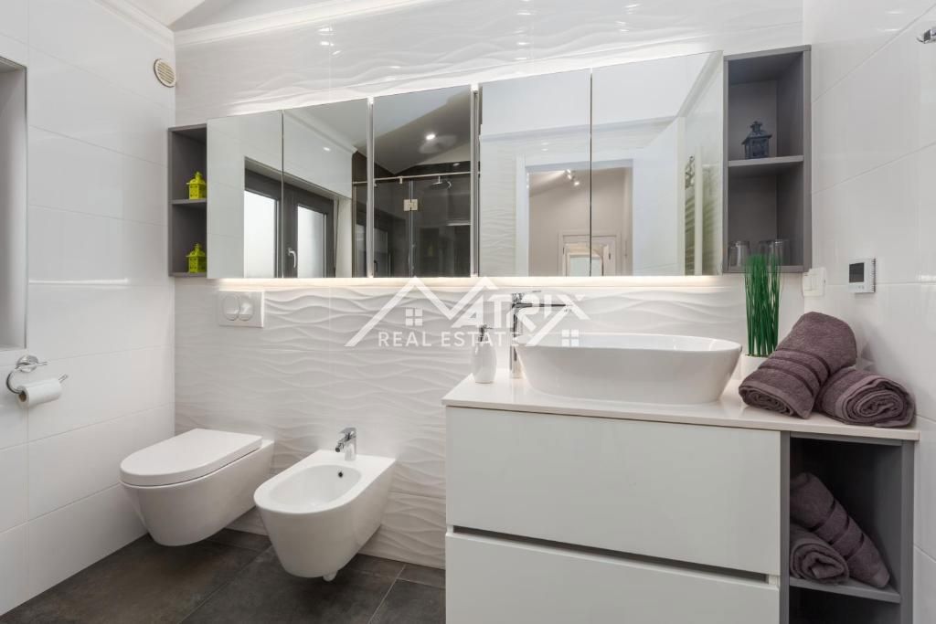 Širša okolica Poreča, luksuzna vila z bazenom v naravi