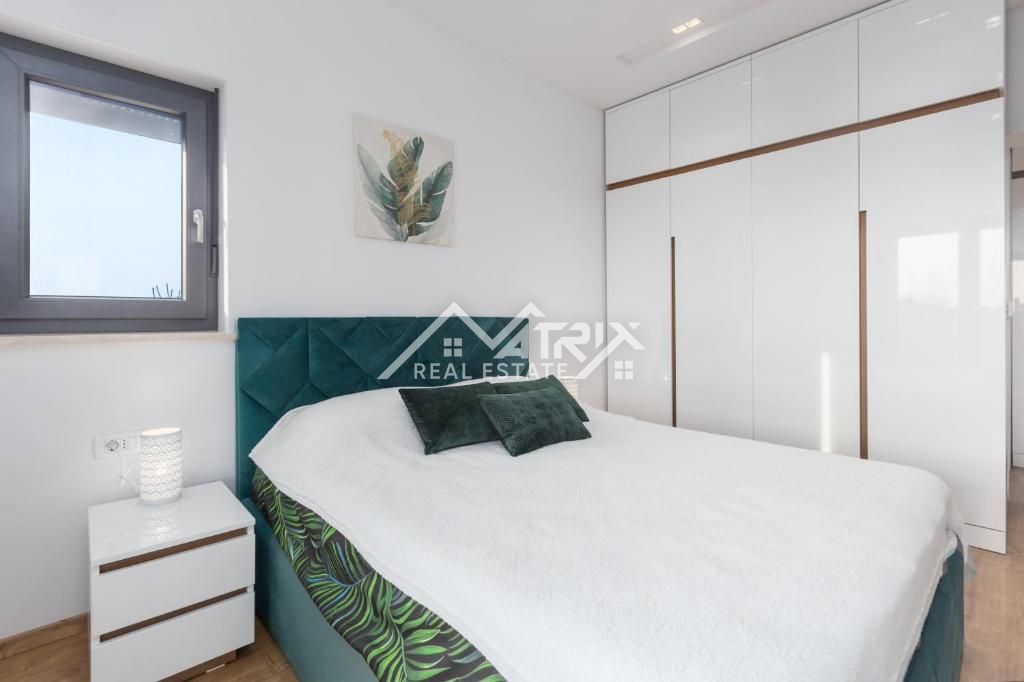 Širša okolica Poreča, luksuzna vila z bazenom v naravi