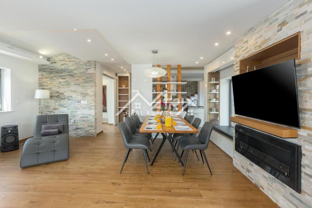 Širša okolica Poreča, luksuzna vila z bazenom v naravi