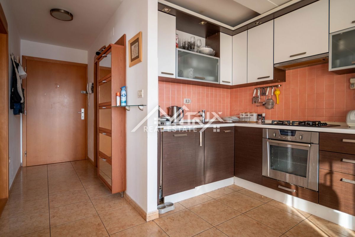 Novigrad, dvosobno stanovanje z galerijo