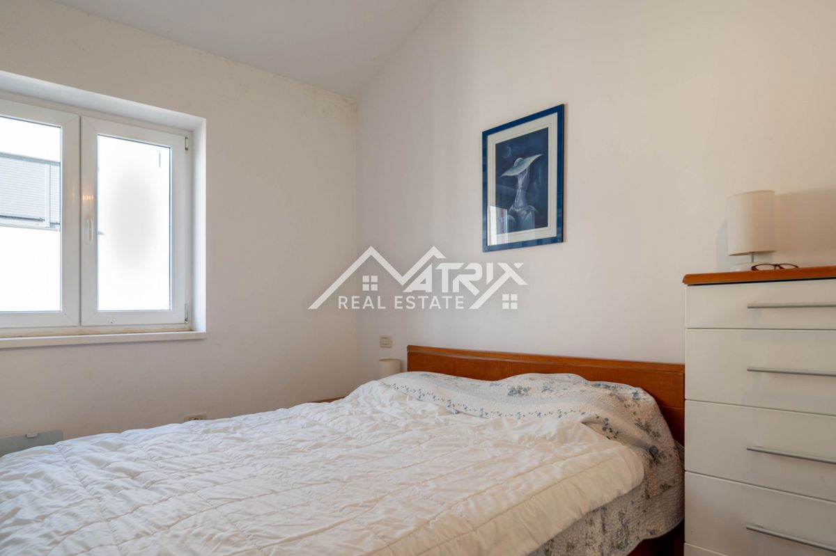 Novigrad, dvosobno stanovanje z galerijo