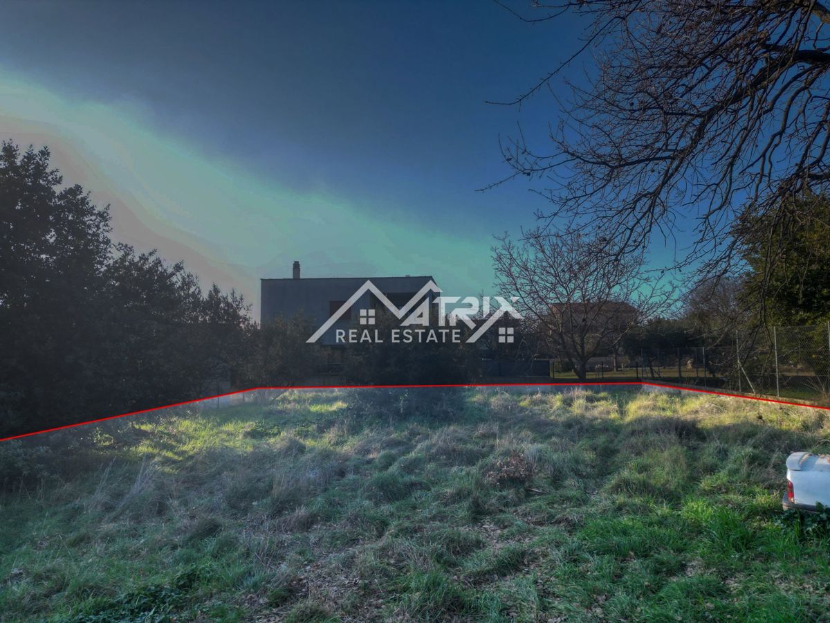 Štinjan, zazidljiva parcela – top lokacija in investicija