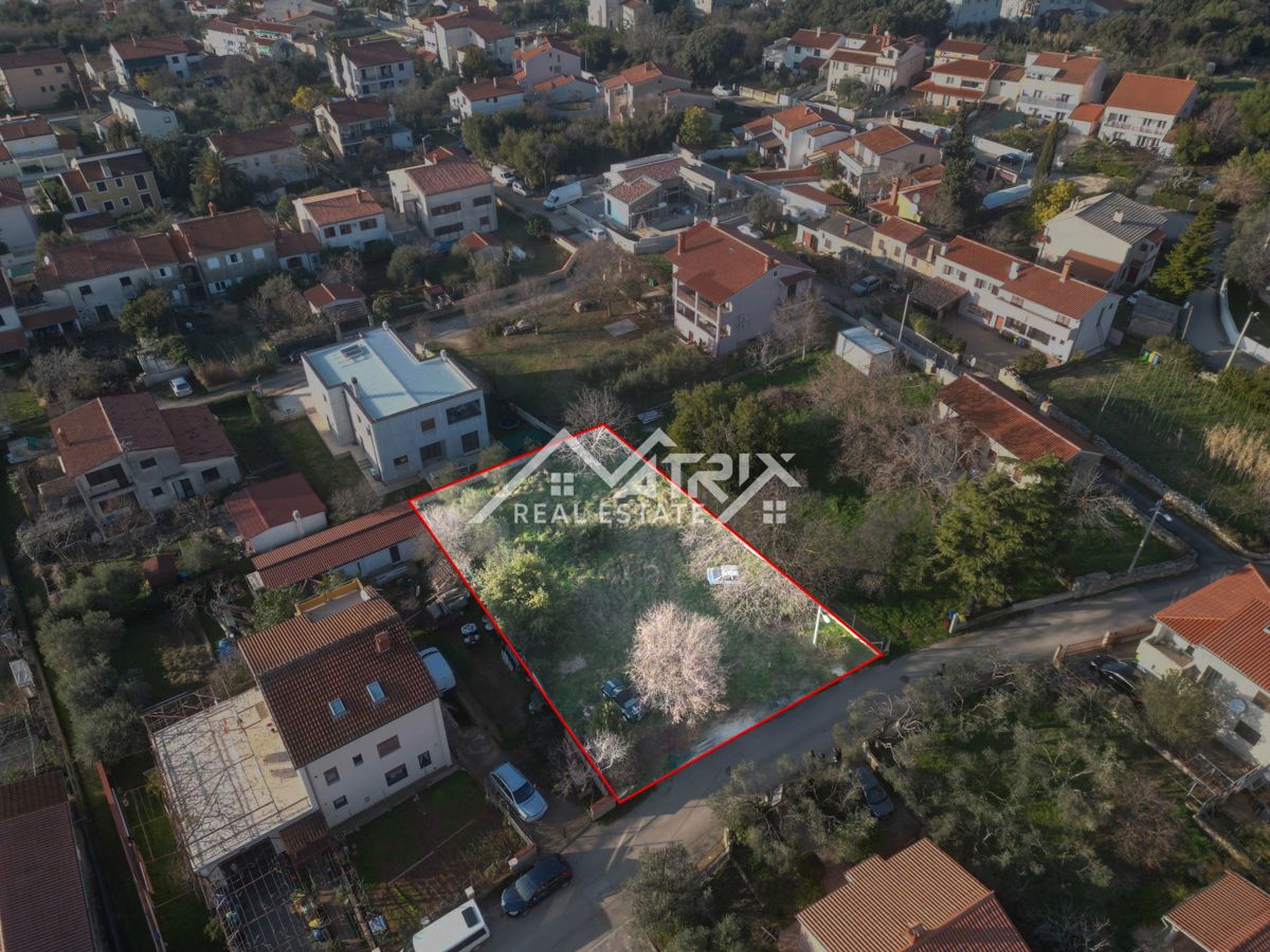 Štinjan, zazidljiva parcela – top lokacija in investicija