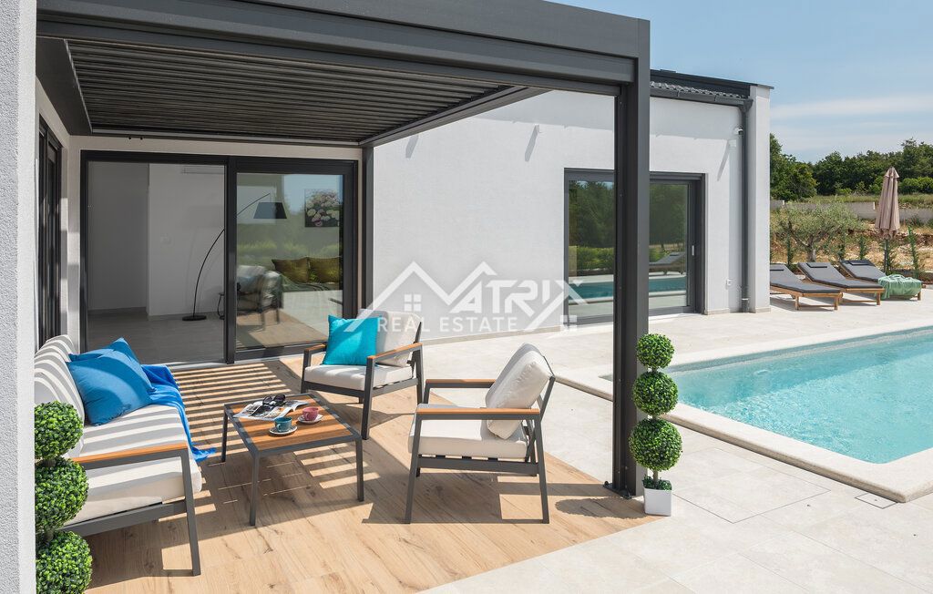 Osrednja Istra - Moderna enonadstropna hiša z bazenom, novo