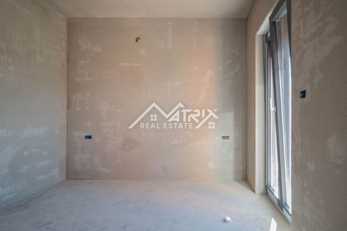 Pula, kakovostna novogradnja – funkcionalno stanovanje, shramba in parking