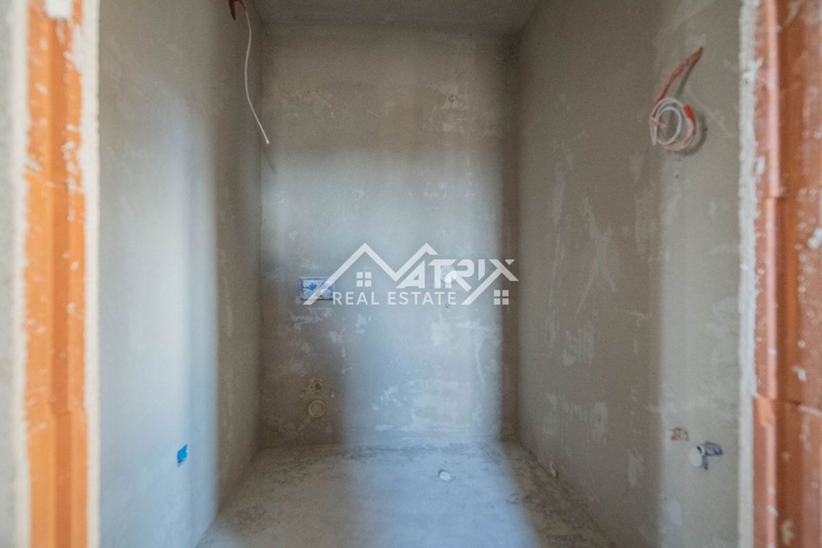 Pula, kakovostna novogradnja – funkcionalno stanovanje, shramba in parking