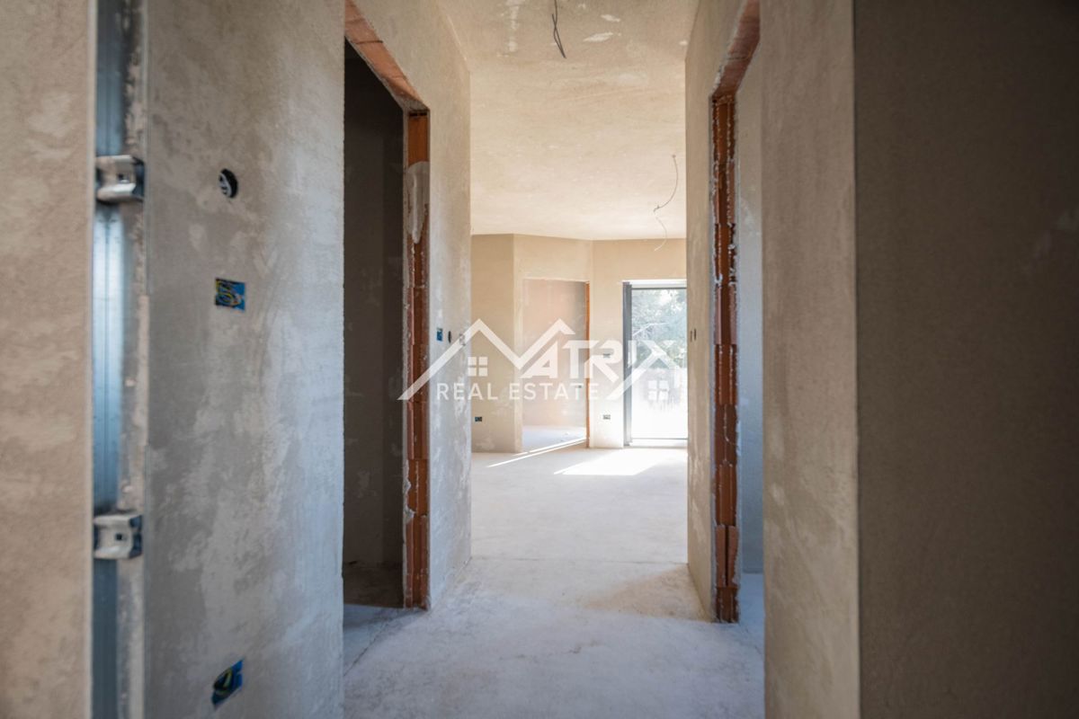 Pula, kakovostna novogradnja – funkcionalno stanovanje, shramba in parking