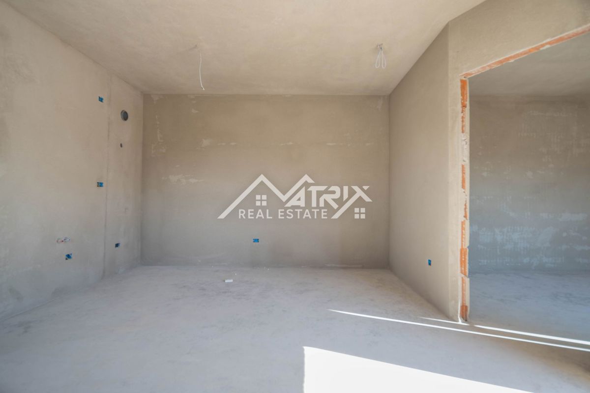 Pula, kakovostna novogradnja – funkcionalno stanovanje, shramba in parking